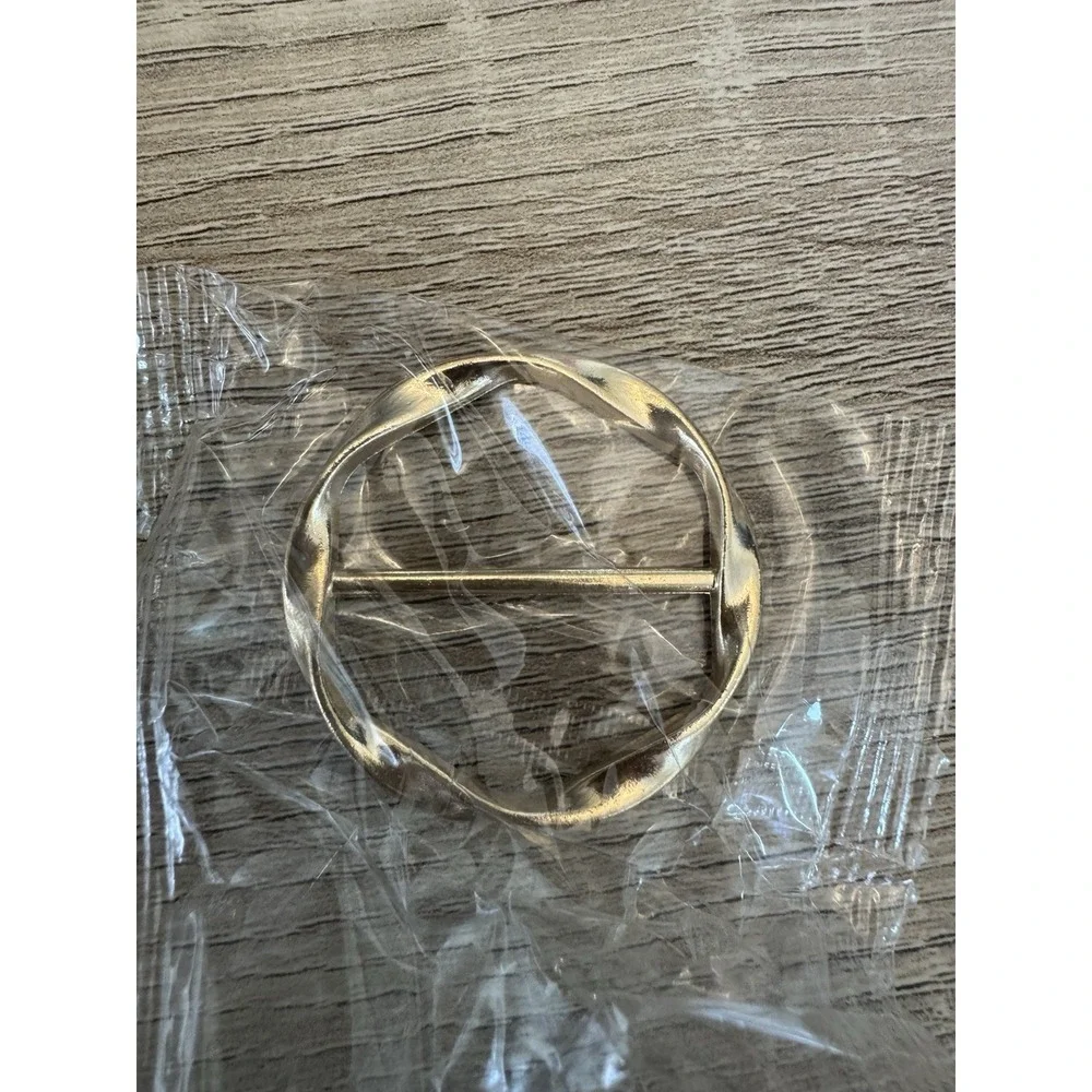 Heart‎ Scarf Clip With Rhinestones, Gold Toned